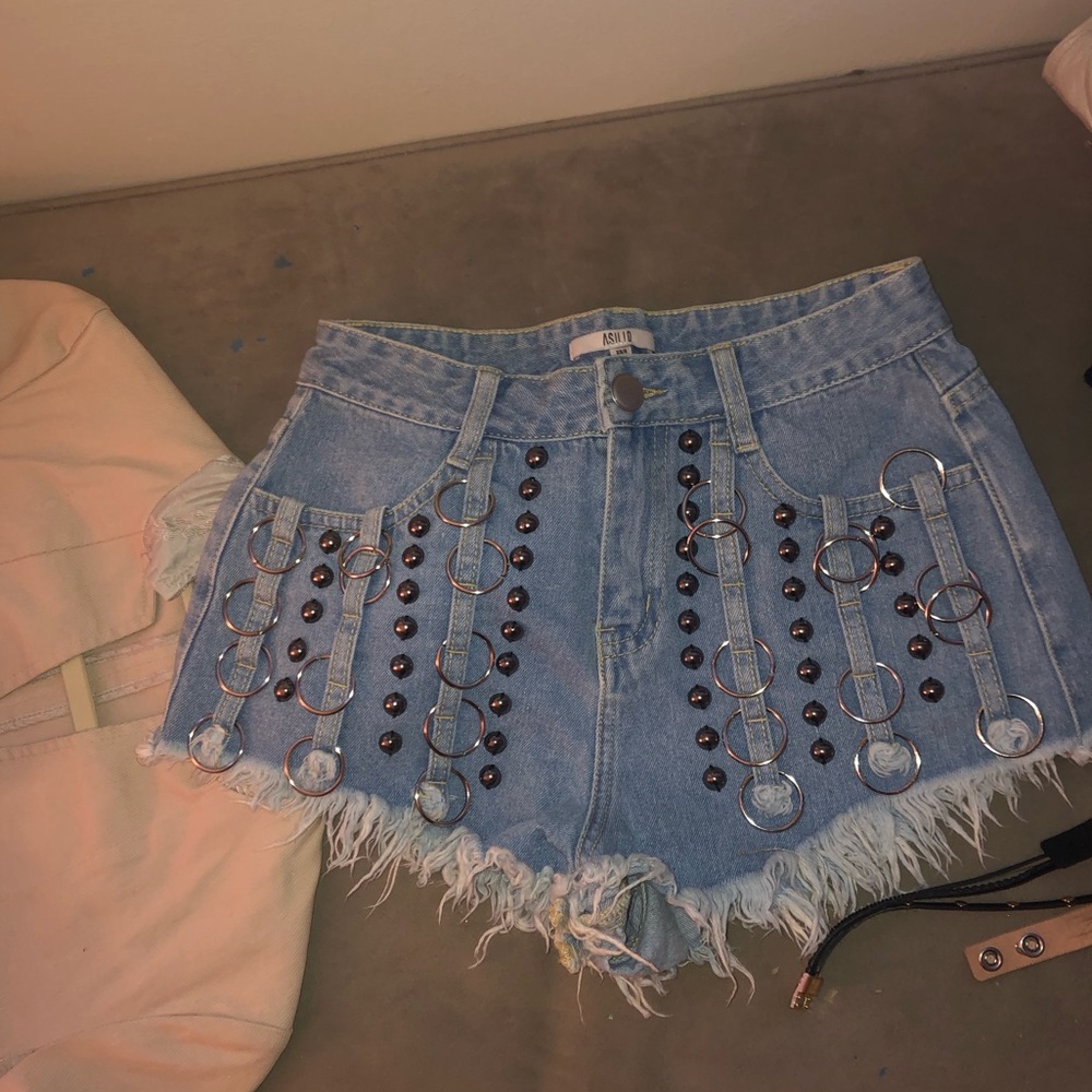 Chained shorts